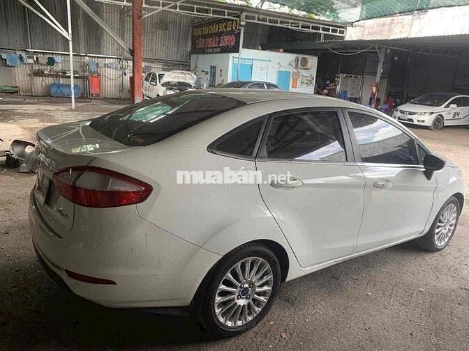 Ford Fiesta 2015 - 62000 km MỘT CHỦ SỬ DỤNG