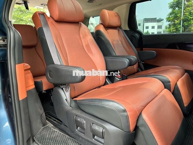 Kia Carnival 2023 Signature 2.2D - 69,000 km.