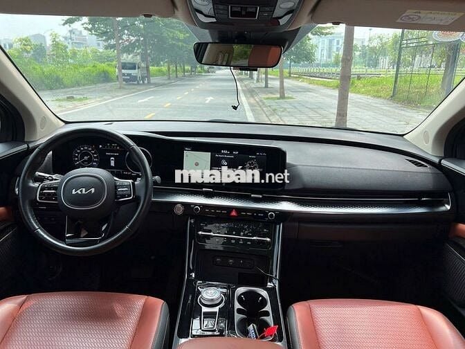 Kia Carnival 2023 Signature 2.2D - 69,000 km.