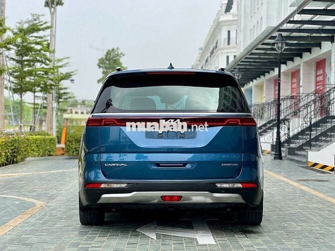 Kia Carnival 2023 Signature 2.2D - 69,000 km.