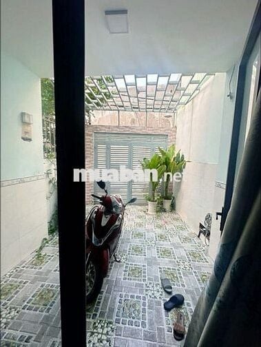 Ngay Etown Cộng Hòa ,60m2,  5.4 tỷ,Tặng gpxd 5 tầng. cách mặt tiền 10m