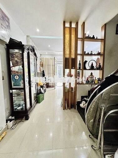 Ngang 4,5m x 13,5m, 63m² chỉ 7,9 tỷ.  ngay chợ Phạm Văn Hai , Hẻm 3,5m