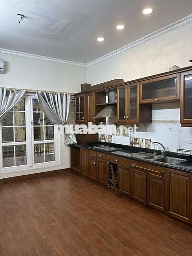 ANH HỌ BÁN NHÀ HOÀNG VĂN THÁI, Ô TÔ TRÁNH, VIEW ĐẸP, TƯƠNG LAI MẶT PHỐ