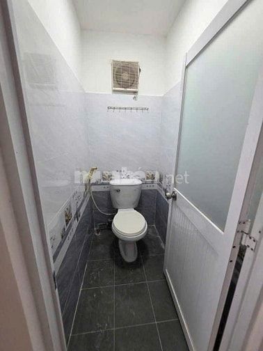 Căn hộ 40m2,1P ngủ, wc , C/c Bàu Cát, p10, TB,5tr/th. Thang bộ