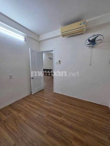 Căn hộ 40m2,1P ngủ, wc , C/c Bàu Cát, p10, TB,5tr/th. Thang bộ
