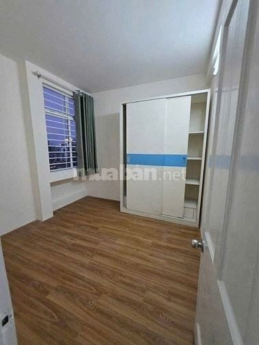 Căn hộ 40m2,1P ngủ, wc , C/c Bàu Cát, p10, TB,5tr/th. Thang bộ