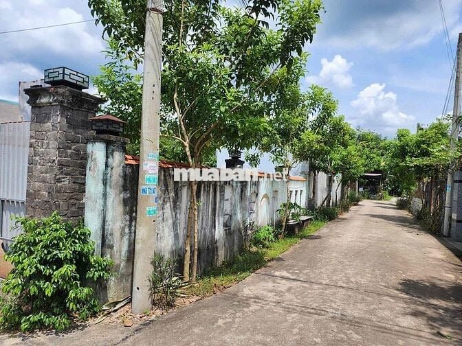 Bán đất 2 mặt tiền đường bê tông - Phú Giáo, Bình Dương