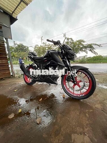 Gsx S150 gl Satria raider.