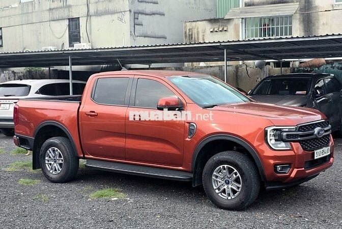 Ford Ranger 2023 XLS 4x2AT 4 vạn xịn, sơn zin 100%