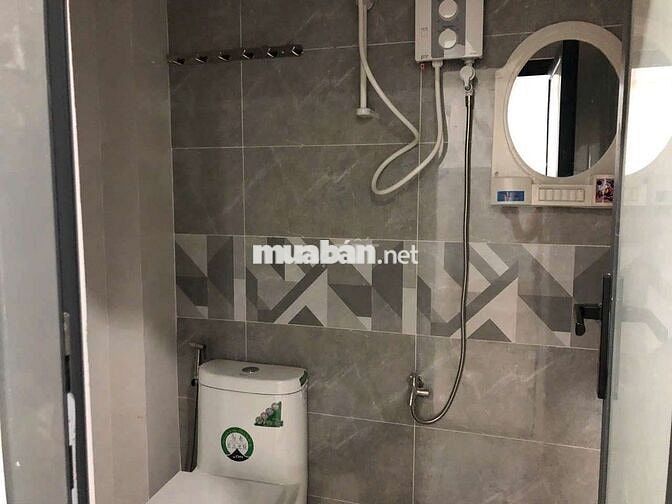 Phòng trọ ban công giá rẻ mặt tiền ô tô đậu được gần Phú Mỹ Hưng Quận7