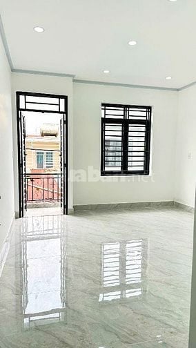 Bán nhà 2 tầng, 2 phòng ngủ Sổ hồng riêng đường Nguyễn Thị Huê
