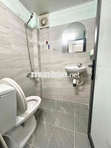 DUPLEX CỰC RỘNG CÓ CẢ BAN CÔNG RIÊNG NGAY TRUNG TÂM TÂN BÌNH