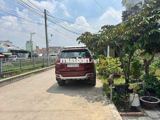 Bán lô đất DT 5,3 x13m - Mặt Tiền Đường Thạnh Xuân 33. Giá : 4,38 tỷ
