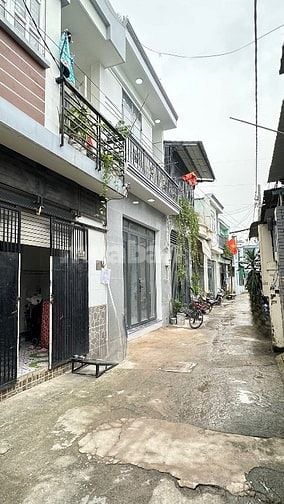 Bán nhà 2 tầng, 2 phòng ngủ Sổ hồng riêng đường Nguyễn Thị Huê