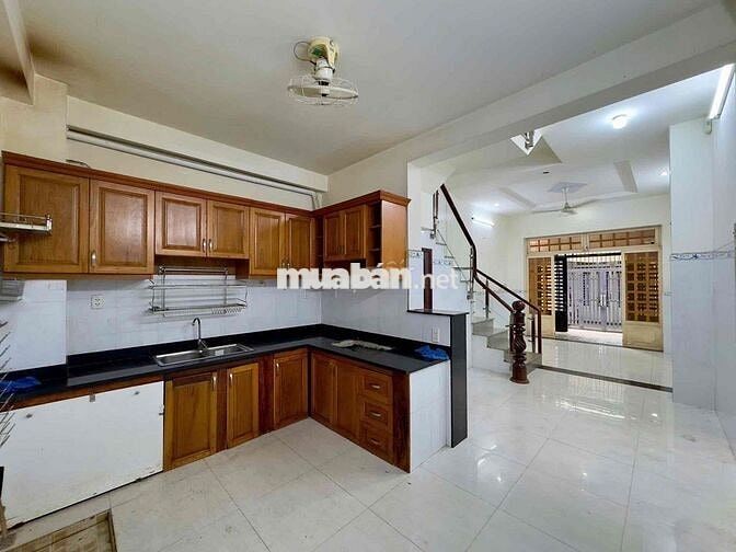 Bán nhà hẻm xe hơi,50m2 xây 3 tầng hơn 5 tỷ,Nguyễn Văn Khối , Gò Vấp