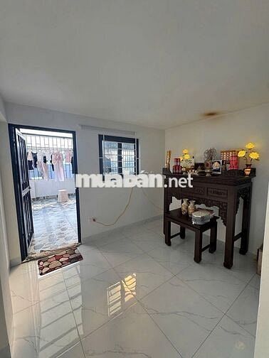 Nhà Lô Góc 35m2 x 5 Tầng Ngay GO Long Biên – Sân Để Xe Riêng – 6.x tỷ