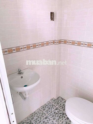 Phòng duplex gác cao , rộng 15m² . Khu vực Bốn Xã sẵn máy lạnh