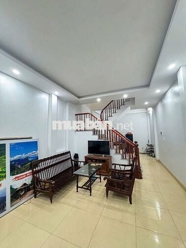 Hiếm - Nhà Dân Xây 40m2 x 4 Tầng Ngọc Thụy, 4 ngủ  – 6.x tỷ