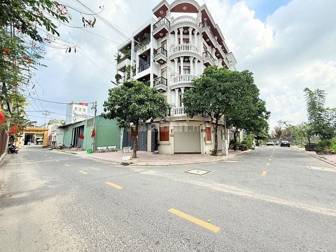 BÁN ĐẤT: chính chủ Sổ hồng riêng 4.3x11.8m ngay Hà Huy Giáp đường 11M 