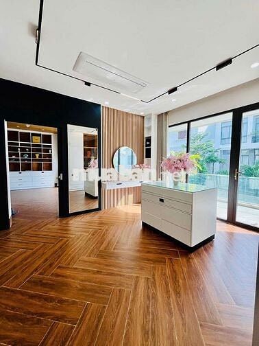 CHO THUÊ NHÀ BIỆT THỰ  2 lầuNAM LONG 375MV. 55TR.4PN.HỒ BƠI. THANG MÁY