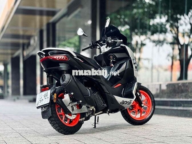 Aprilia SR GT 200