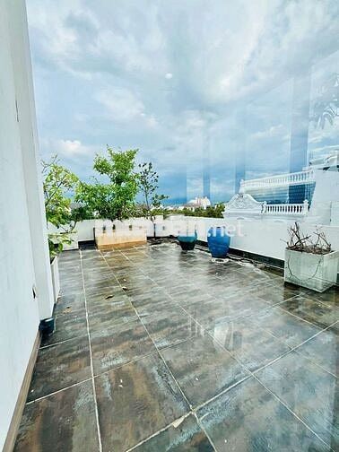 CHO THUÊ NHÀ BIỆT THỰ  2 lầuNAM LONG 375MV. 55TR.4PN.HỒ BƠI. THANG MÁY