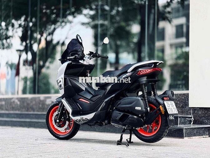 Aprilia SR GT 200
