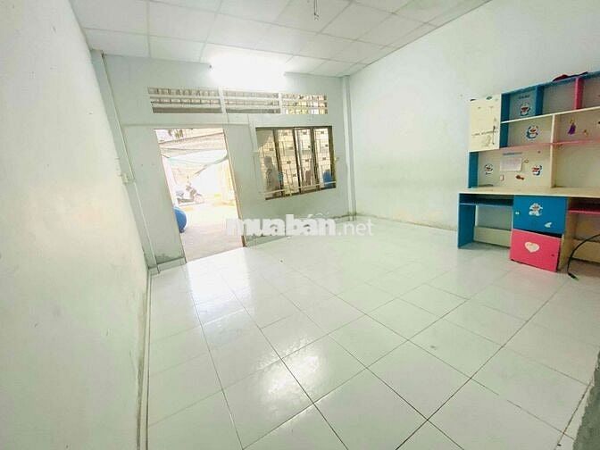 Sốc ! Thuê nguyên căn ngay cđ điện lực hà huy giáp, 5x 20m chỉ 4 triệu