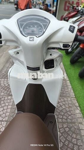 Xe máy Honda Vision màu trắng, 19974 km