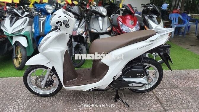 Xe máy Honda Vision màu trắng, 19974 km