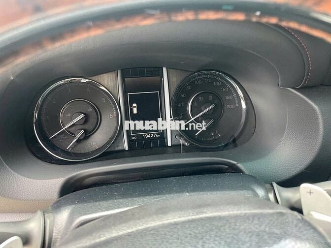 Toyota Fortuner Legender 4x2 AT 2023 - 19000 km