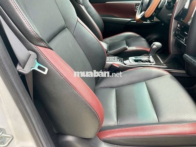 Toyota Fortuner Legender 4x2 AT 2023 - 19000 km