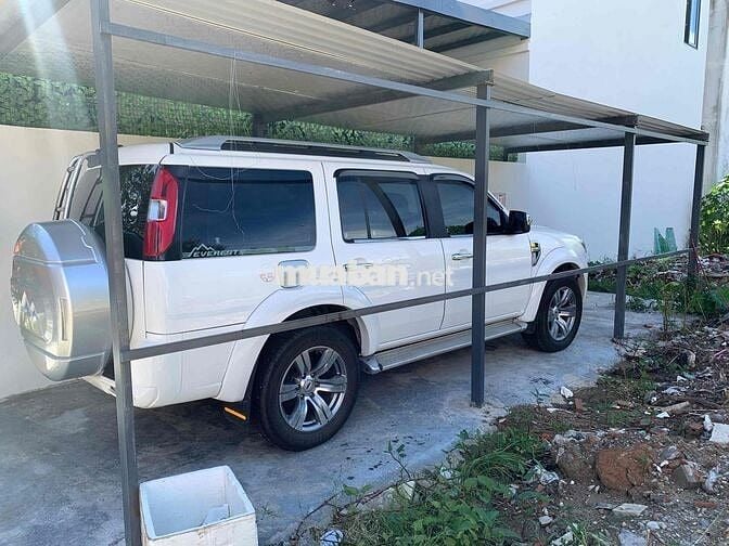 Ford Everest 2012 2.5L 4x4 MT - 400000 km