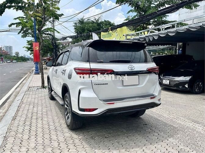 Toyota Fortuner Legender 4x2 AT 2023 - 19000 km