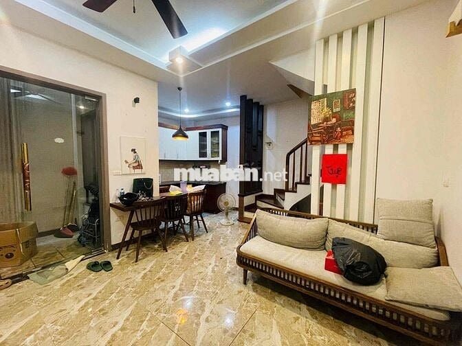 TRẦN DUY HƯNG-CẦU GIẤY-38M-5T-9,8 TỶ-50M RA Ô TÔ TRÁNh