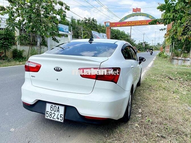 Kia Rio 2016 1.4 MT Sedan - 75000 km