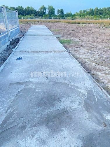 Cần bán 4044m2 đất vườn và đất nông nghiệp trong khu tái định cư xã Hi