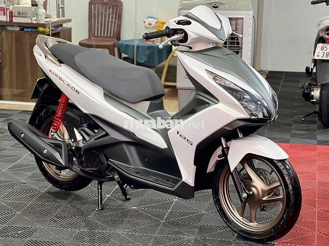 🔥AB 125 2015 MẮT CÚ BSTP 9CHỦ MÁY ZIN XE ĐẸP🔥