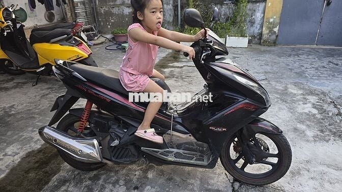 Xe máy Honda Air Blade màu đen 2014