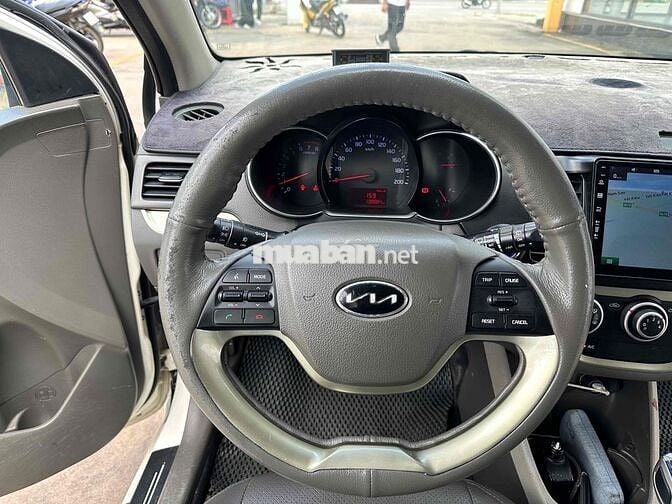 Kia Morning 2015 1.25 MT mua về chỉ việc chạy