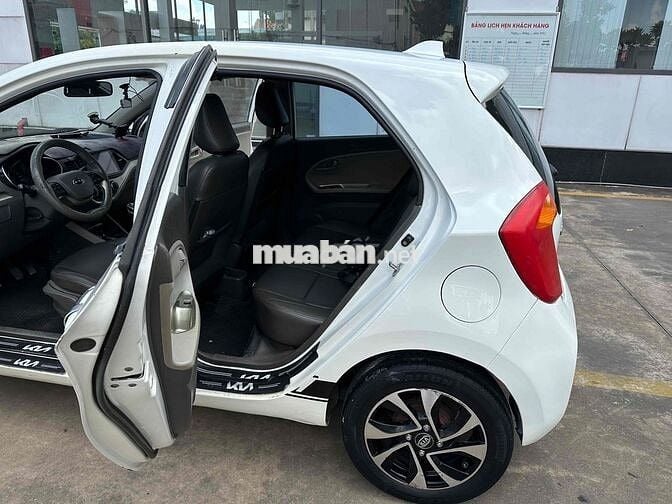 Kia Morning 2015 1.25 MT mua về chỉ việc chạy