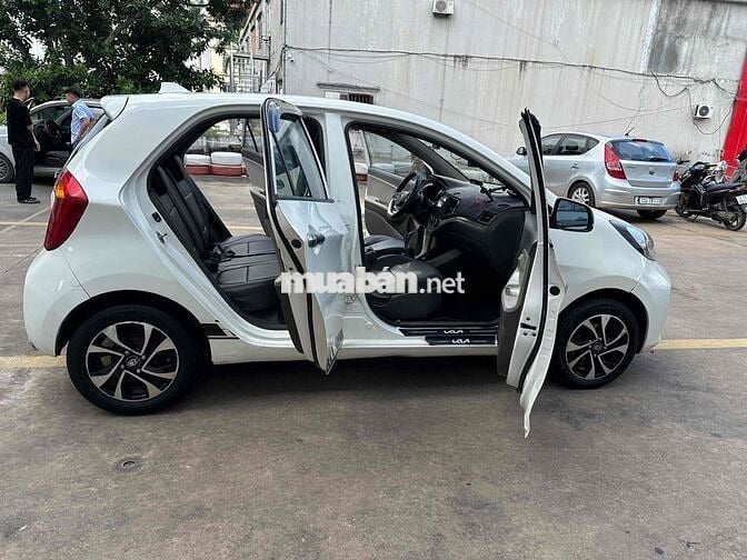 Kia Morning 2015 1.25 MT mua về chỉ việc chạy