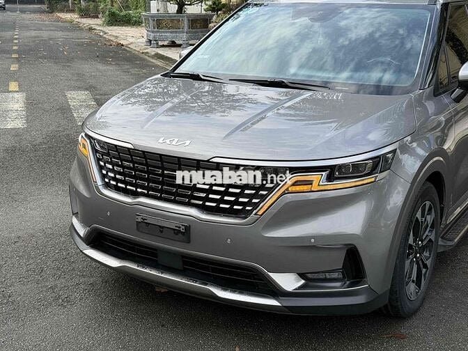 Kia Carnival 2022 2.2D Luxury 8 chỗ - 46000 km