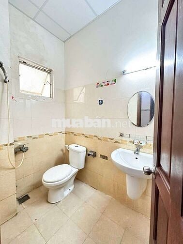 CHO THUÊ PHÒNG TRỌ GIÁ RẺ TRỐNG SẴN NGAY NGÃ TƯ BỐN XÃ THANG MÁY