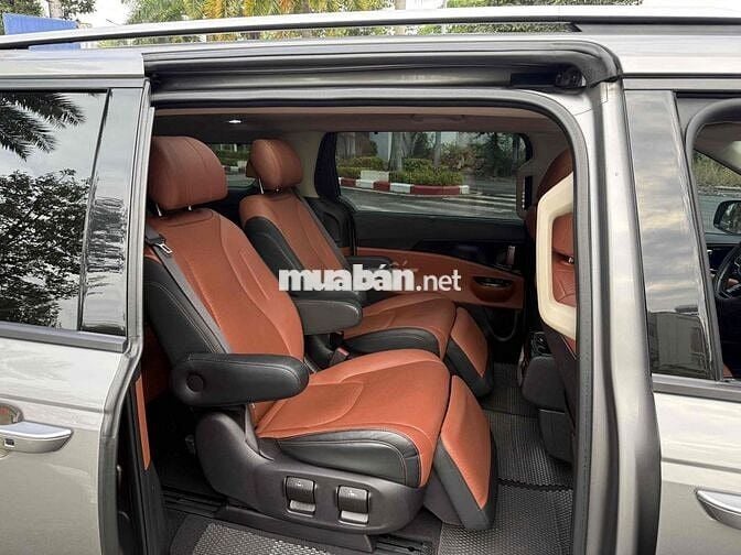 Kia Carnival 2022 2.2D Luxury 8 chỗ - 46000 km