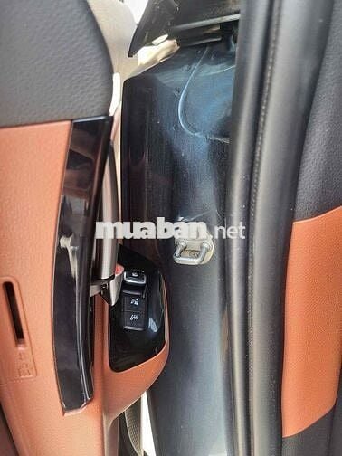 Kia Carnival 2022 2.2D Luxury 8 chỗ - 5000 km