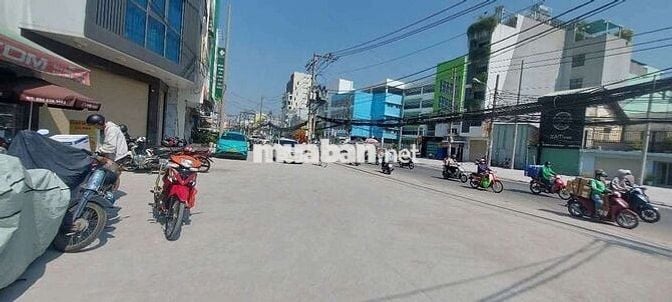 CMT8 1 căn ra MT đường Phạm Văn Hai
30m2 3,8 x 9m 3 tầng ban công rộng