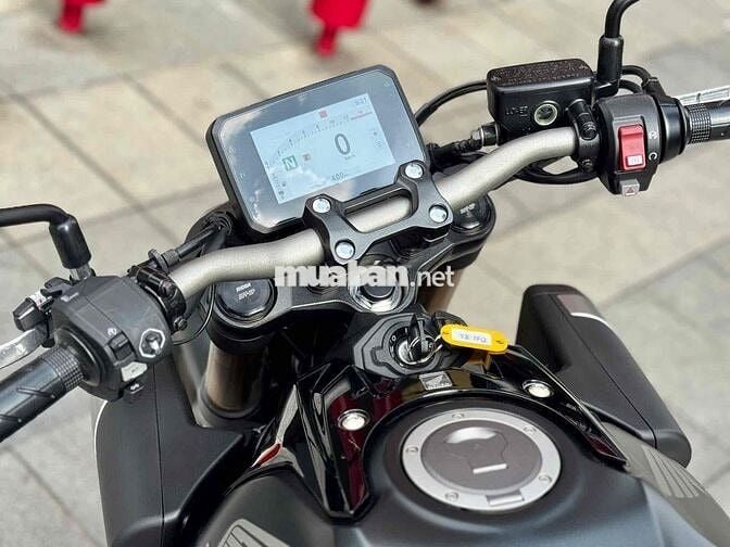 Honda CB 650R 2025 Eclutch