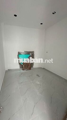 còn 1 căn nhà cuối ở Mã Lò,DT 38m2/ 3ty 05 , SHR,hẻm oto vào tân nhà