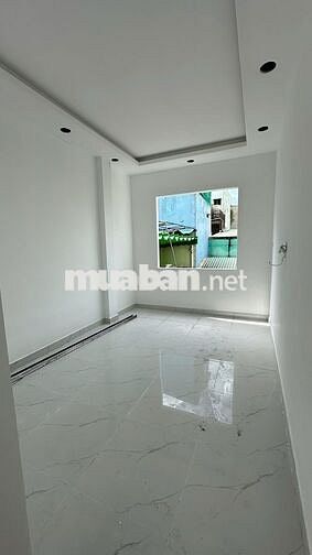 còn 1 căn nhà cuối ở Mã Lò,DT 38m2/ 3ty 05 , SHR,hẻm oto vào tân nhà